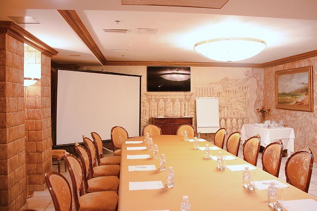 Optima Collection Podil Plaza Hotel Kiev Ngoại thất bức ảnh