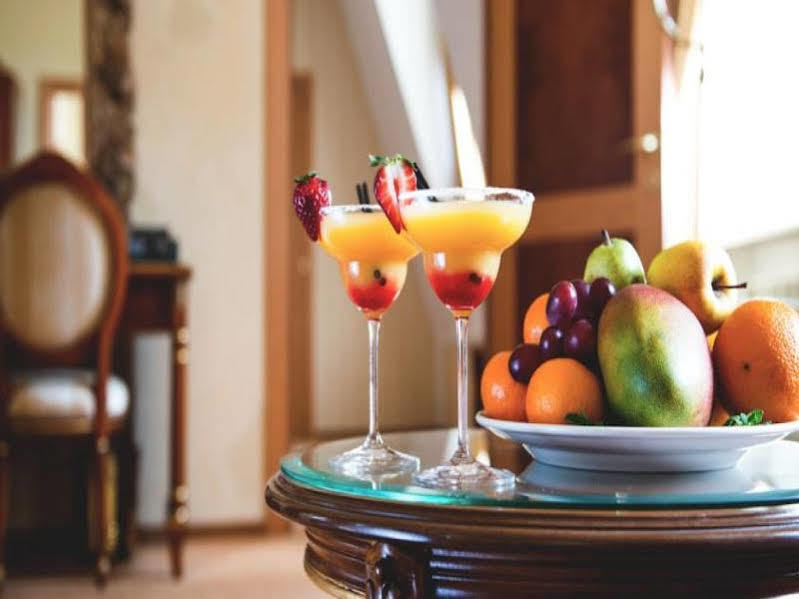 Optima Collection Podil Plaza Hotel Kiev Ngoại thất bức ảnh