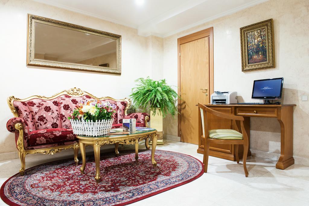 Optima Collection Podil Plaza Hotel Kiev Ngoại thất bức ảnh