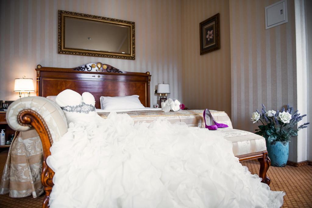 Optima Collection Podil Plaza Hotel Kiev Ngoại thất bức ảnh