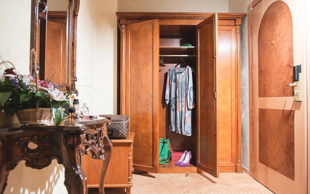 Optima Collection Podil Plaza Hotel Kiev Ngoại thất bức ảnh