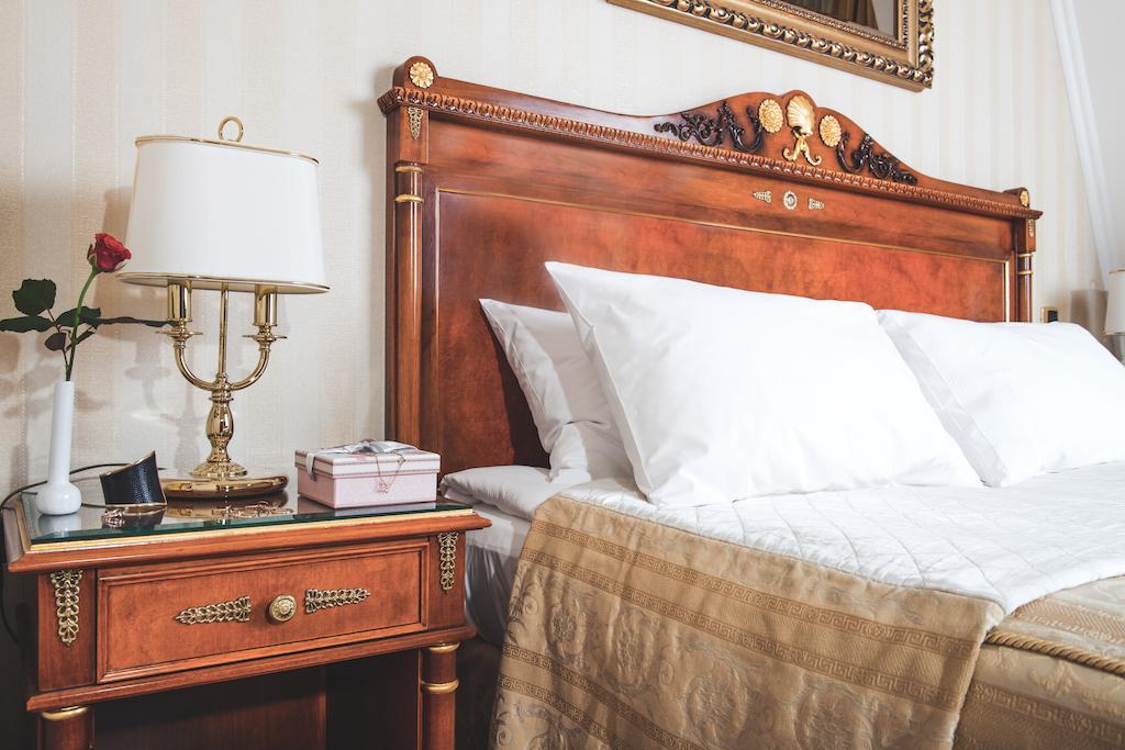Optima Collection Podil Plaza Hotel Kiev Ngoại thất bức ảnh