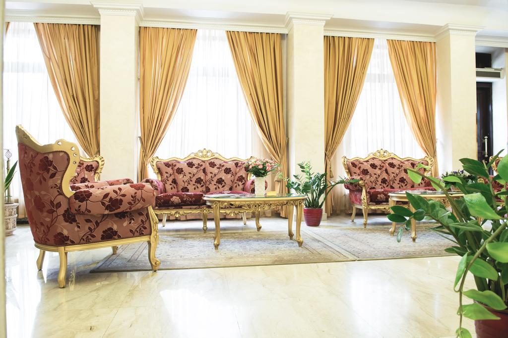 Optima Collection Podil Plaza Hotel Kiev Ngoại thất bức ảnh