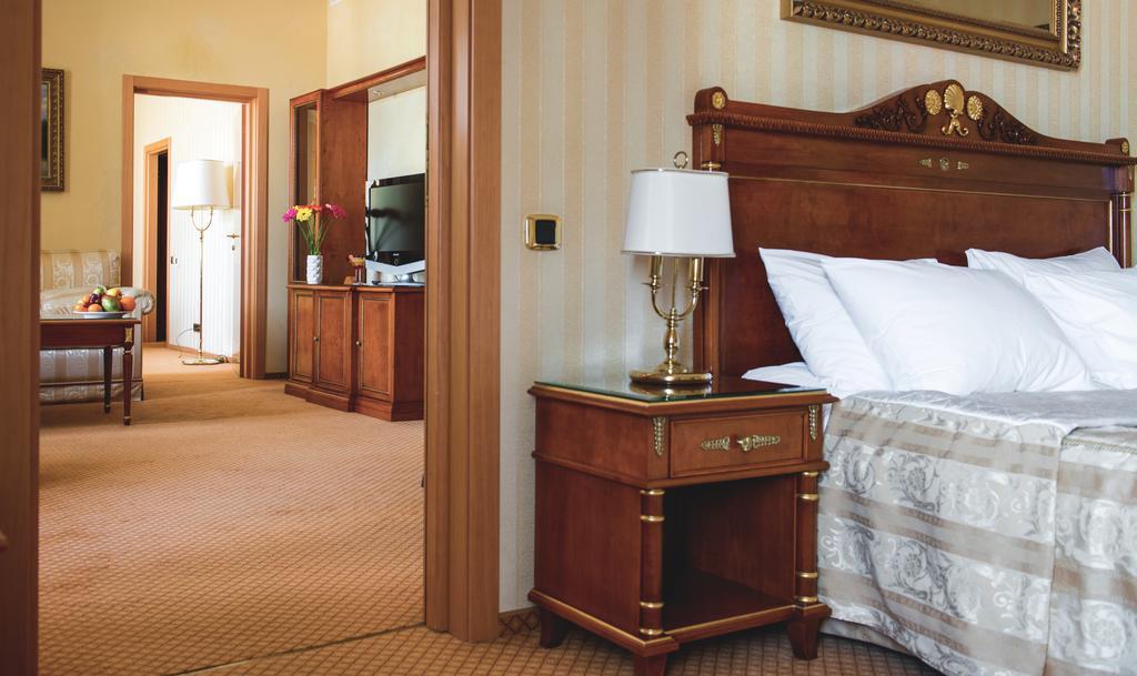 Optima Collection Podil Plaza Hotel Kiev Ngoại thất bức ảnh